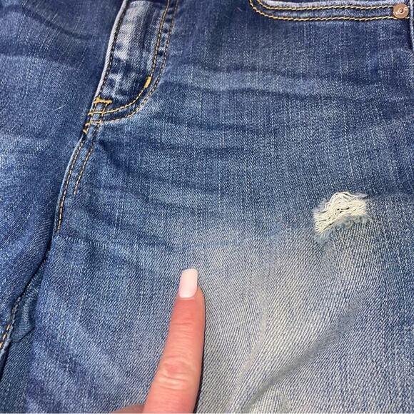 KanCan medium wash medium rise factory distressed straight leg jeans SZ 7 (27") - Picture 4 of 9